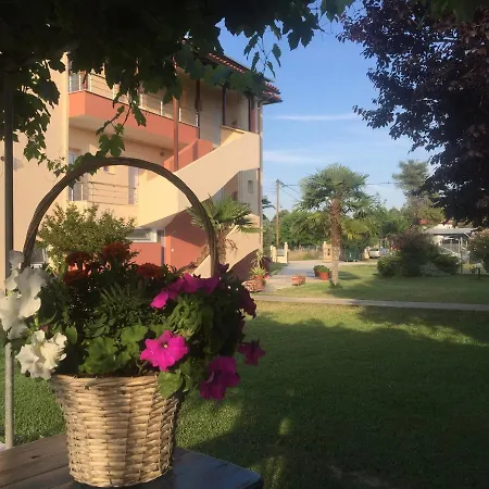Daire Evangelia's Family House *